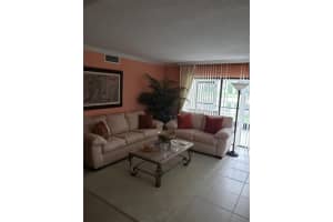 10239 N Circle Lake Dr, Boynton Beach, FL 33437, Sold 09/16/20