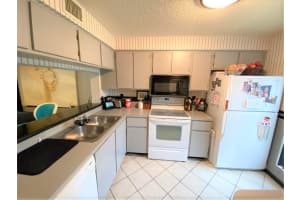 3024 S Oakland Forest Dr, Oakland Park, FL 33309, Sold 08/03/20