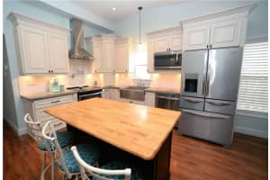 1061 Raintree Ln, Palm Beach Gardens, FL 33410, Sold 07/02/20