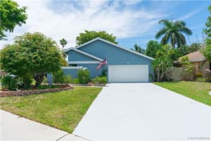 940 Rainberry Lake Dr, Delray Beach, FL 33445, Sold 07/17/20
