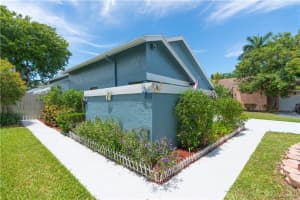 940 Rainberry Lake Dr, Delray Beach, FL 33445, Sold 07/17/20