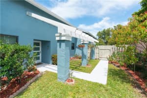 940 Rainberry Lake Dr, Delray Beach, FL 33445, Sold 07/17/20