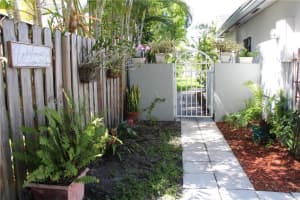 18951 NW 19th St, Pembroke Pines, FL 33029, Sold 07/12/20