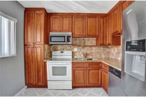 5935 Del Lago Cir, Sunrise, FL 33313, Sold 10/16/20