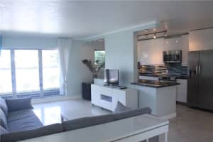 561 Bayshore Dr APT 4, Fort Lauderdale, FL 33304, - MLS#F10229165