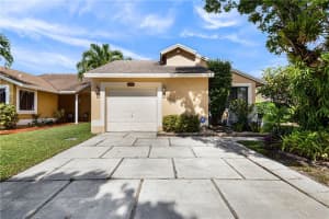 1231 SW 109th Ave, Pembroke Pines, FL 33025, Sold 07/08/20