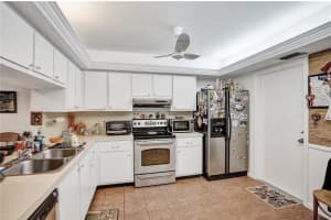 2 Ridge Pointe Dr b, Boynton Beach, FL 33435, Sold 08/05/20