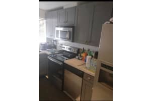 8059 NW 8th St, Miami, FL 33126, Sold 08/28/20