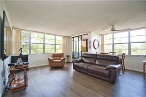 2751 Taft St, Hollywood, FL 33020, Sold 12/18/20