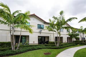4208 N Dixie Hwy, Oakland Park, FL 33334, Sold 08/14/20