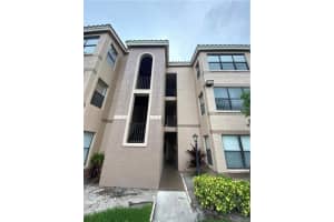 2866 S University Dr, Davie, FL 33328, Sold 04/26/21