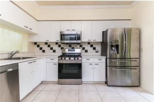 8136 San Carlos Cir, Tamarac, FL 33321, Sold 07/08/20