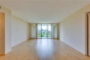 900 NE 195th St, Miami, FL 33179, Sold 12/09/20