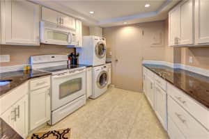 1000 Lowry St, Delray Beach, FL 33483, Sold 11/13/20