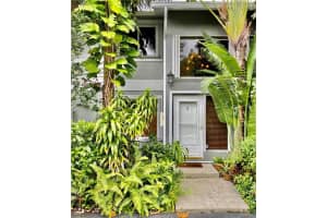 2004 Riverside Pl, Wilton Manors, FL 33305, Sold 09/24/20