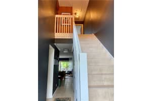 2004 Riverside Pl, Wilton Manors, FL 33305, Sold 09/24/20