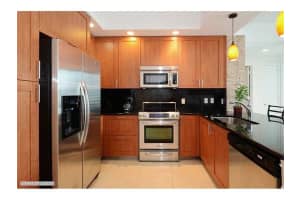 315 NE 3rd Ave, Fort Lauderdale, FL 33301, Sold 12/03/20