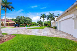3150 W Stonebrook Cir, Davie, FL 33330, Sold 09/30/21