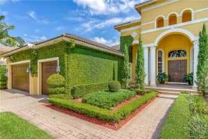 12560 N Stonebrook Cir, Davie, FL 33330, Sold 08/31/20