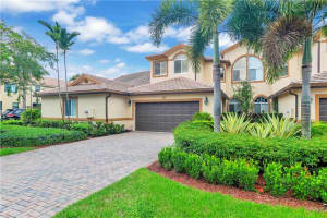 808 W Village Cir, Davie, FL 33325, Sold 05/25/21