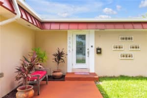 7305 NW 64th St, Tamarac, FL 33321, Sold 09/23/20