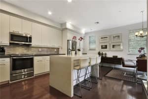 2273 NE 9th Ave, Wilton Manors, FL 33305, Sold 07/07/20