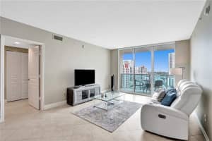 350 SE 2nd St, Fort Lauderdale, FL 33301, Sold 12/08/20