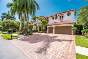 12441 N Stonebrook Cir, Davie, FL 33330, Sold 08/28/20