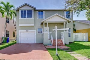 440 NW 101st Terrace, Pembroke Pines, FL 33026, Sold 08/06/20
