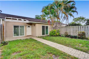 5028 E Lakes Dr, Pompano Beach, FL 33064, Sold 08/20/20