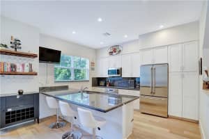 238 S Latitude Cir, Delray Beach, FL 33483, Sold 08/28/20