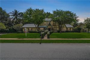 3125 Lakeview Dr, Delray Beach, FL 33445, Sold 08/19/20