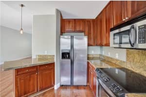 708 SE 15th St, Fort Lauderdale, FL 33316, Sold 08/04/20