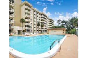 800 NE 195th St, Miami, FL 33179, Sold 12/02/20