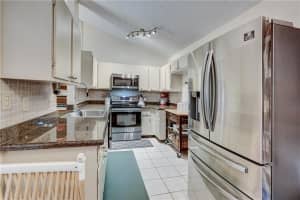 2000 Maplewood Dr, Coral Springs, FL 33071, Sold 10/30/20