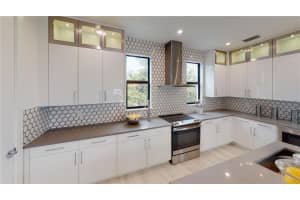 613 NE 22nd Dr, Wilton Manors, FL 33305, Sold 06/25/21