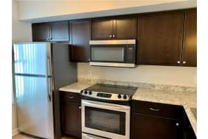 217 Lake Pointe Dr, Oakland Park, FL 33309, Sold 08/11/20