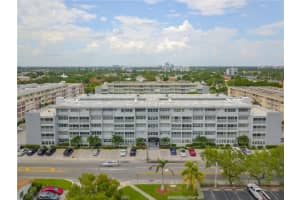 329 SE 3rd St #301t, Hallandale Beach, FL 33009, Sold 10/11/20