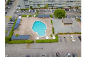329 SE 3rd St #301t, Hallandale Beach, FL 33009, Sold 10/11/20
