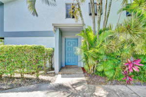 2753 S Oakland Forest Dr, Oakland Park, FL 33309, Sold 08/21/20