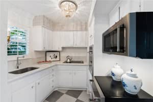 Riviera Towers, 401 SE 25th Ave, Fort Lauderdale, FL 33301, Sold 04/01/21