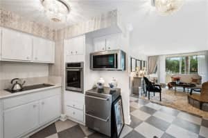 Riviera Towers, 401 SE 25th Ave, Fort Lauderdale, FL 33301, Sold 04/01/21