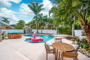 5644 SW 89th Ave, Cooper City, FL 33328, Sold 09/04/20