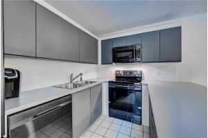 9884 NW 6th Ct, Plantation, FL 33324, Sold 09/25/20
