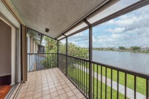 2737 S Oakland Forest Dr, Oakland Park, FL 33309, Sold 09/18/20