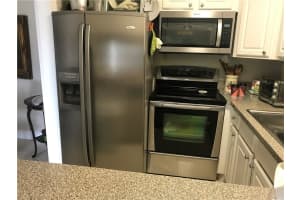 475 SE 8th St, Deerfield Beach, FL 33441, Sold 09/30/20