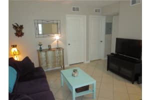 2660 NE 8th Ave, Wilton Manors, FL 33334, Sold 10/16/20