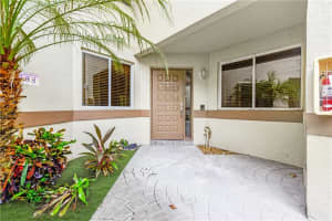 988 NW 93rd Ave, Plantation, FL 33324, Sold 11/05/20