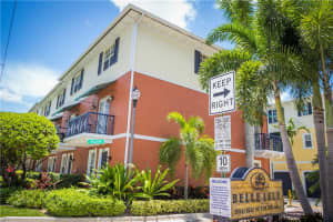 2221 NE 9th Ave, Wilton Manors, FL 33305, Sold 09/22/20