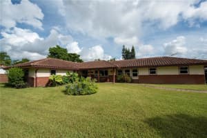 5381 NW 76th Pl, Pompano Beach, FL 33073, Sold 12/14/20